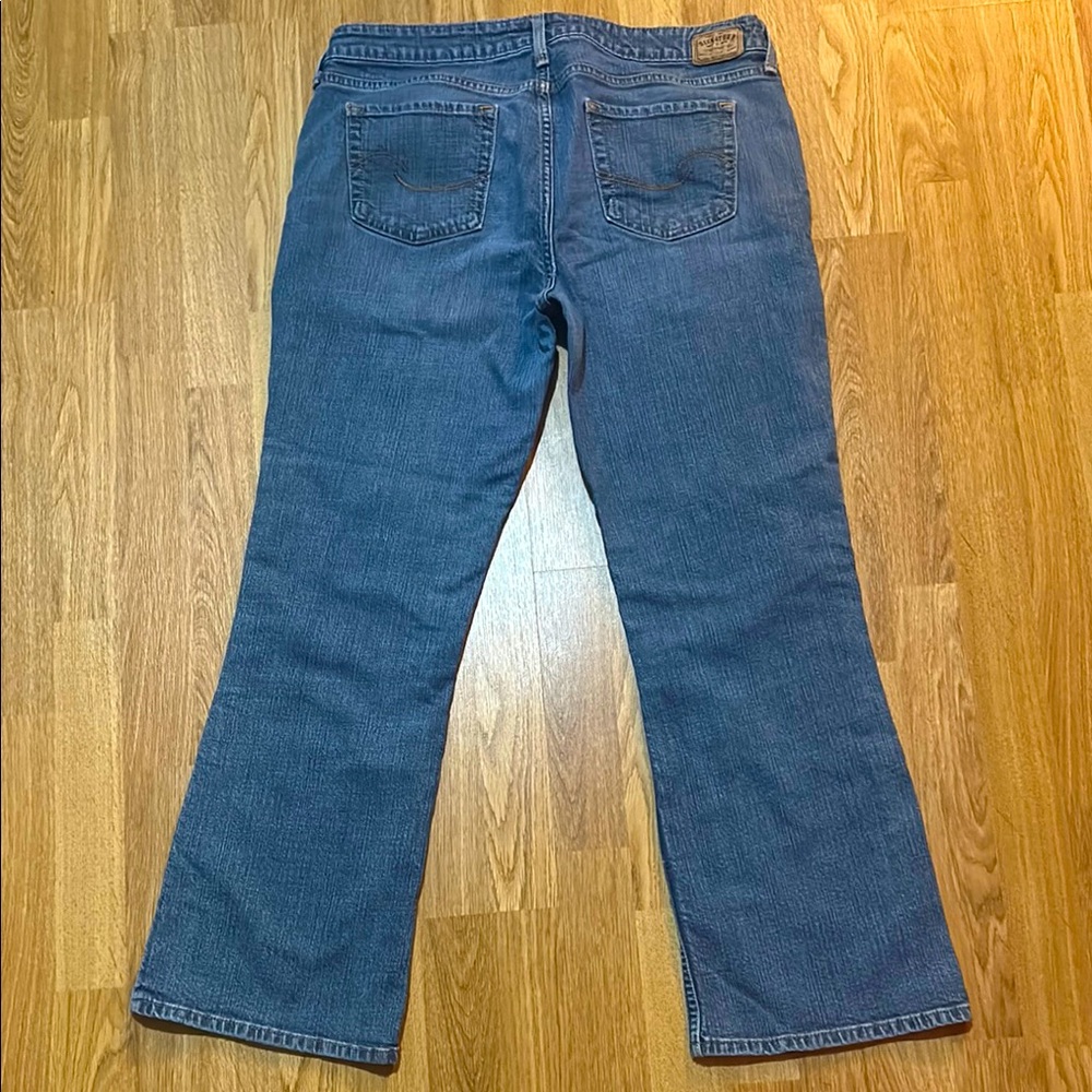 Levi's Women’s Light Blue Denim Low Rise BootCut Vintage Style Jeans Size 14 S/C
